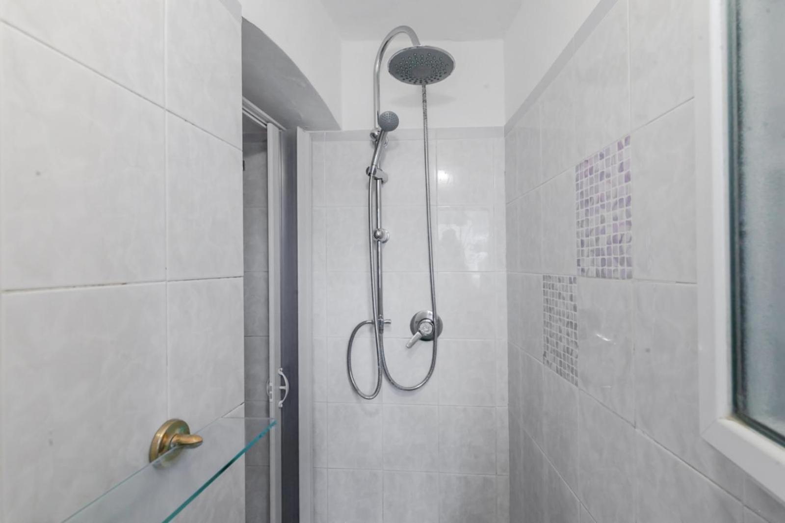 Apartamento "Ca Niella" Art And Fun 9 Minutes From The Sea Savona Exterior foto