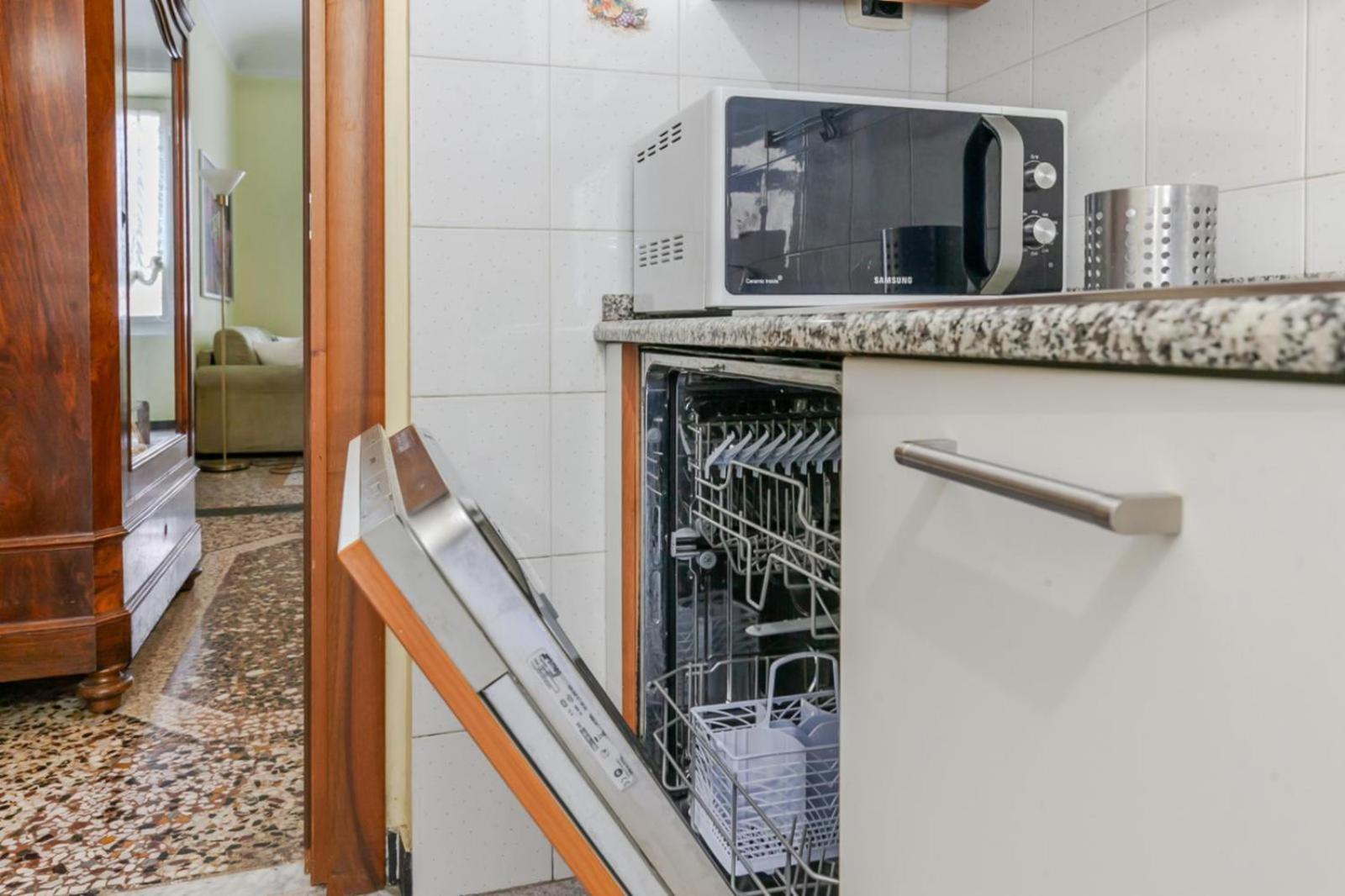 Apartamento "Ca Niella" Art And Fun 9 Minutes From The Sea Savona Exterior foto